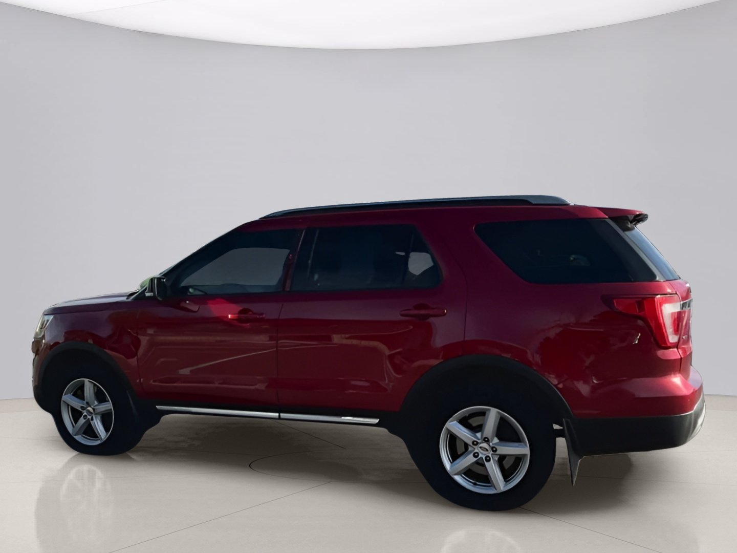 Used 2017 Red Ford XLT image 6