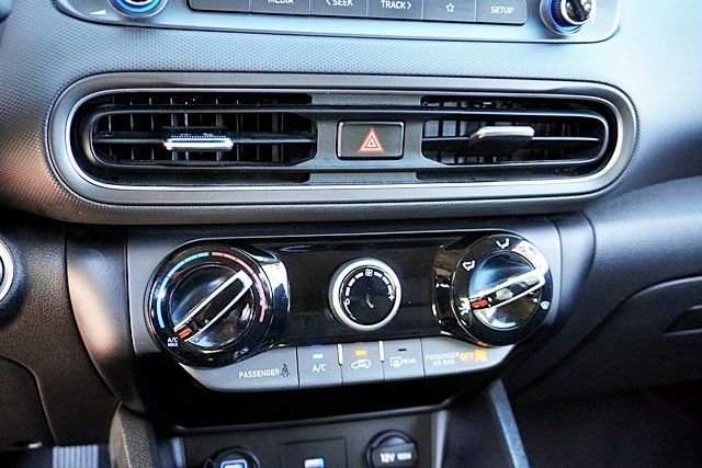 Used 2023 Gray Hyundai SEL image 25