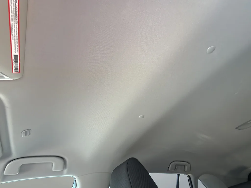 Used 2025 White Toyota XLE image 19