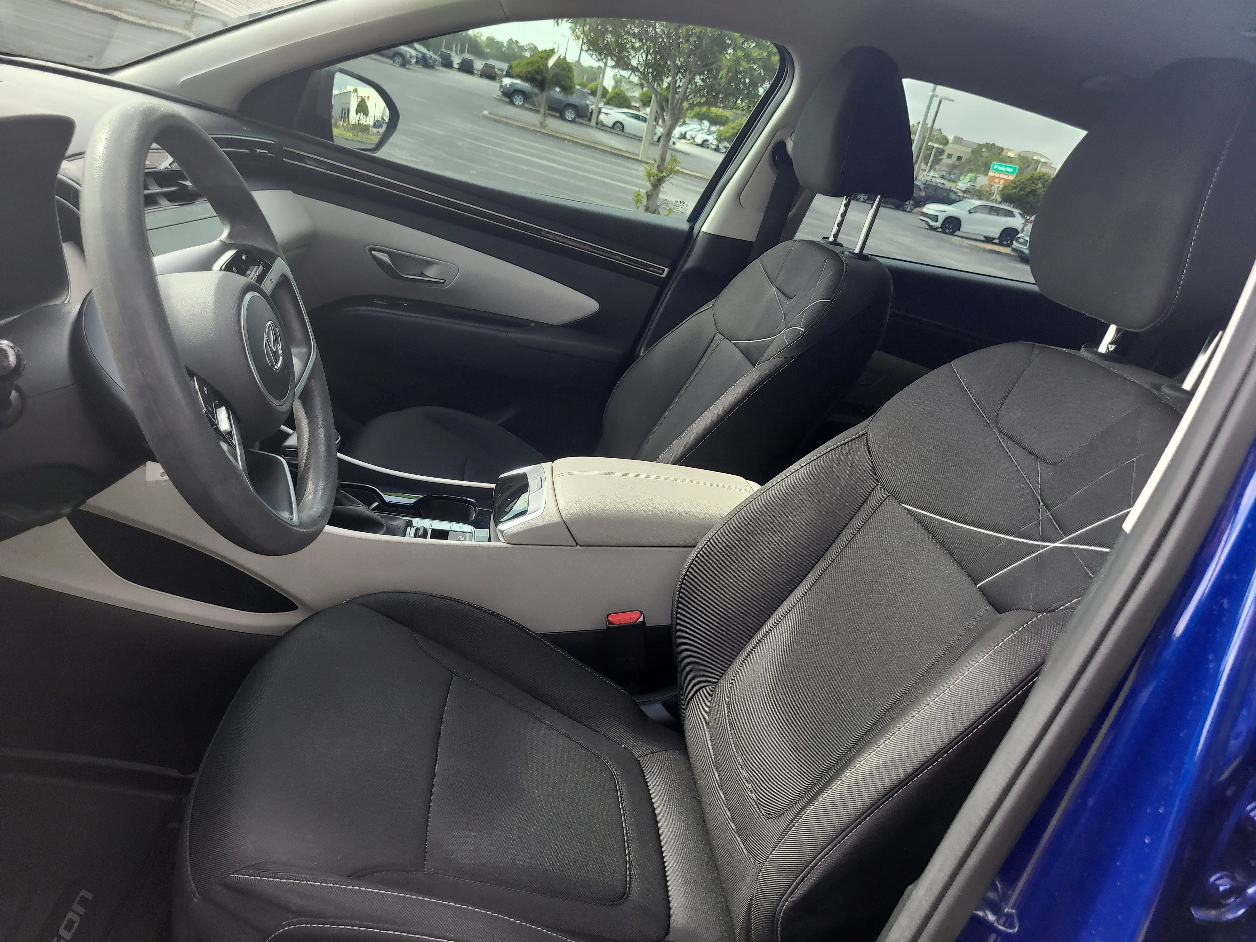 Used 2024 Intense Blue Hyundai SE image 18