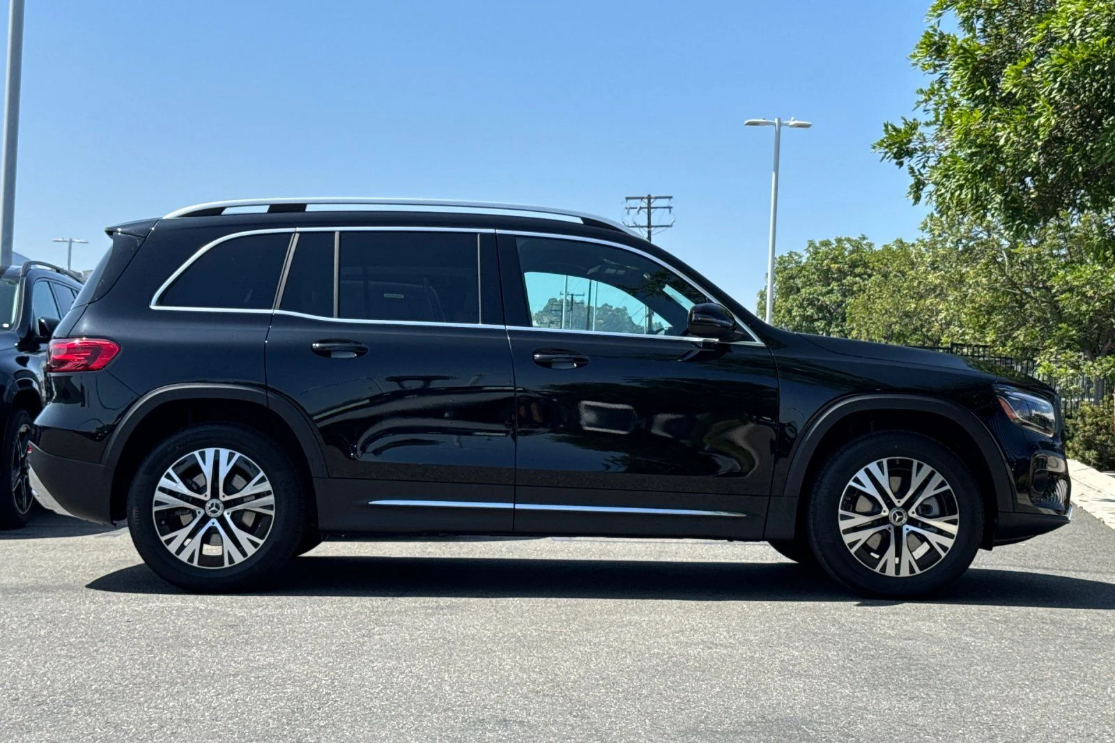 New 2026 Black Mercedes-Benz GLB 250 image 4