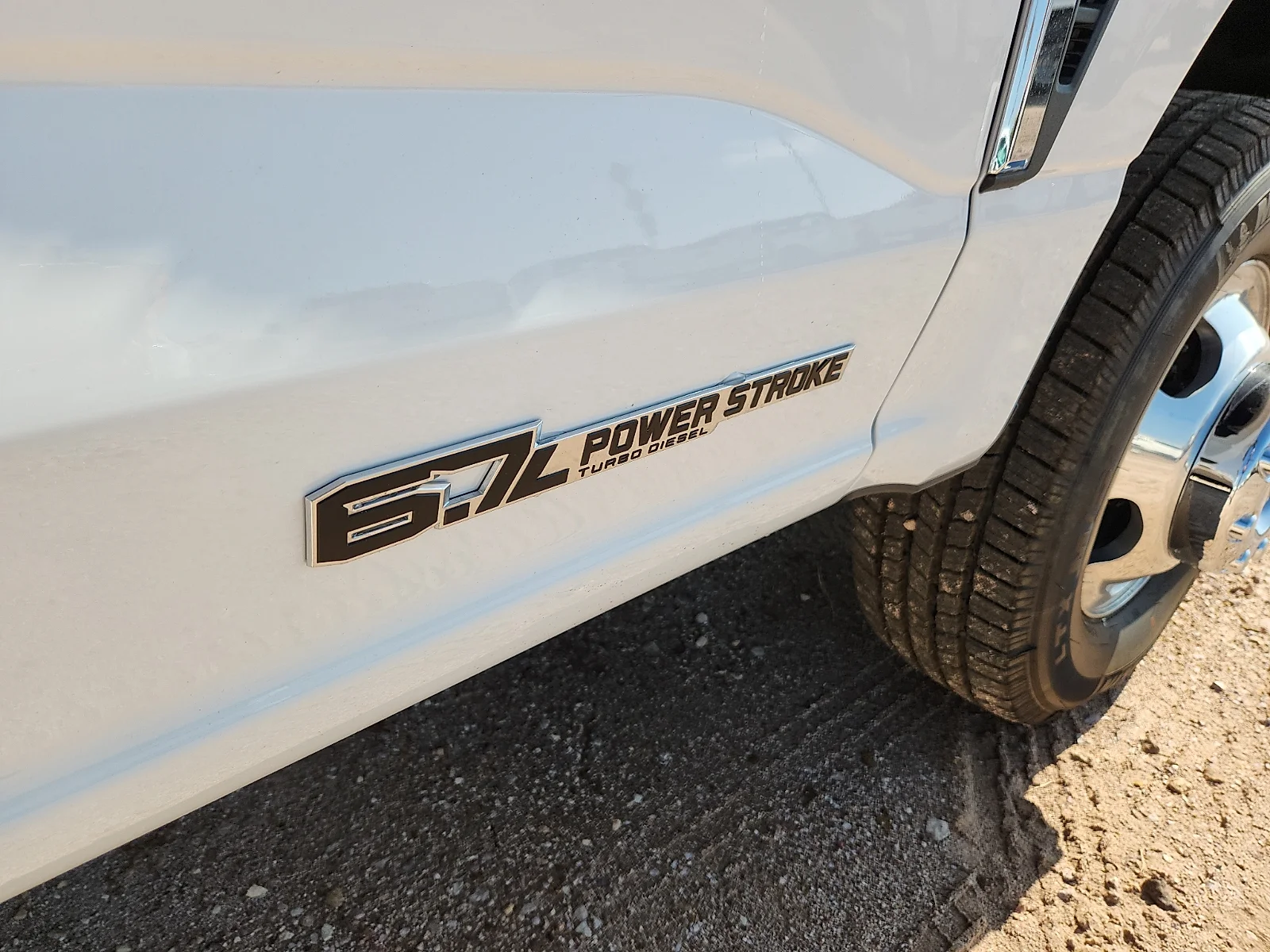 New 2026 Oxford White Ford XL image 11