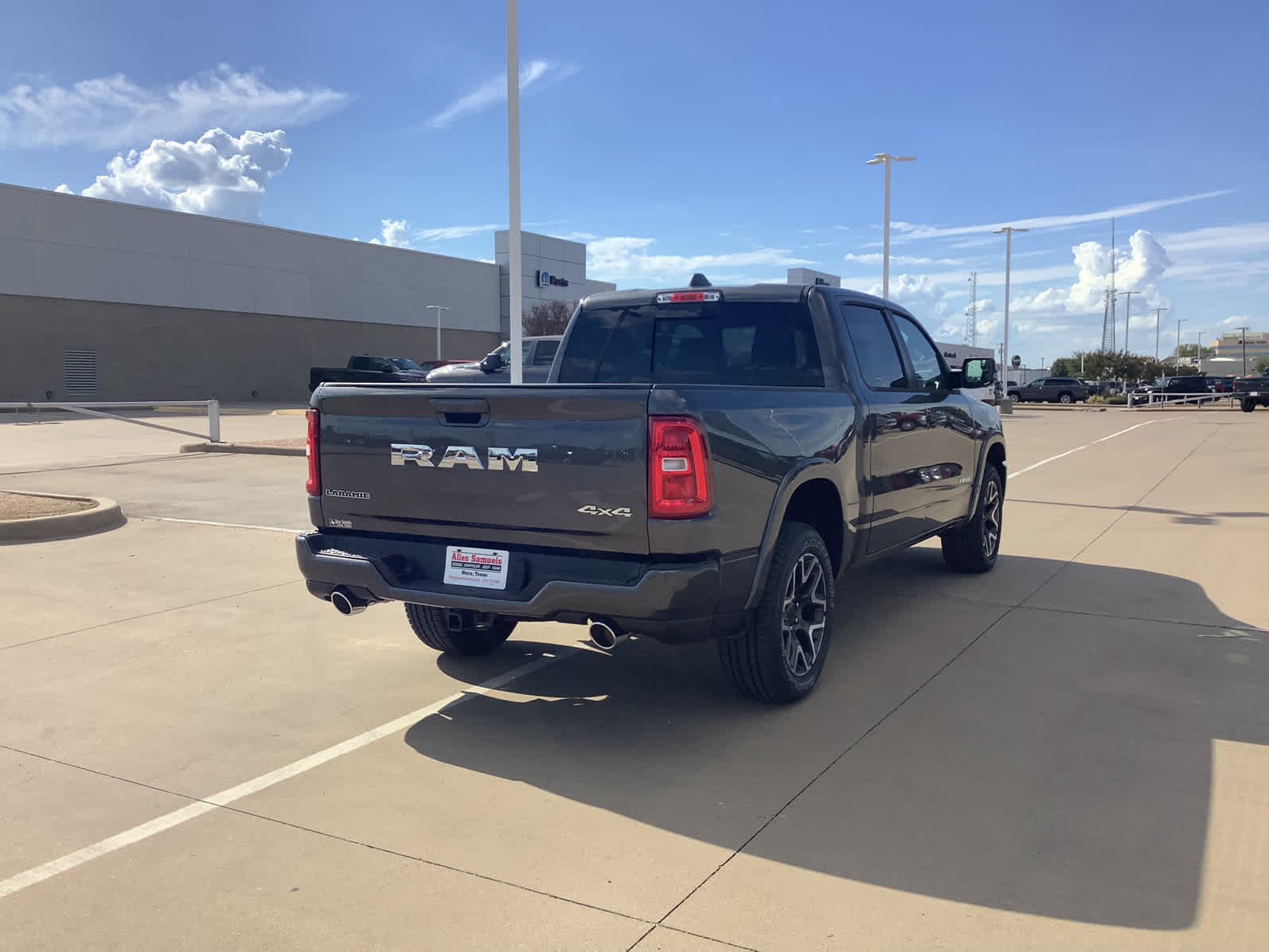 2026 RAM 1500 Laramie - Photo 6