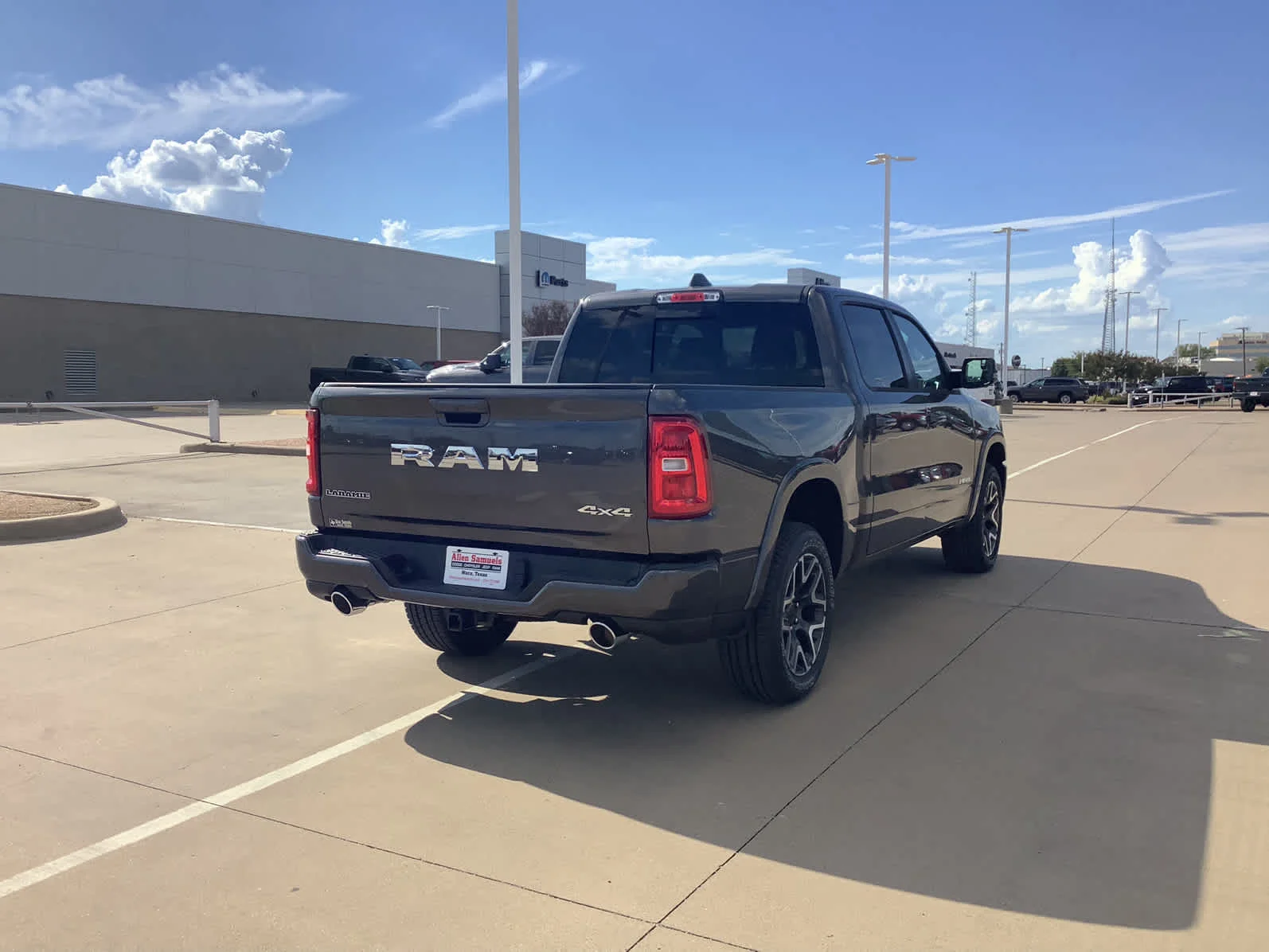 2026 RAM 1500 Laramie - Photo 6