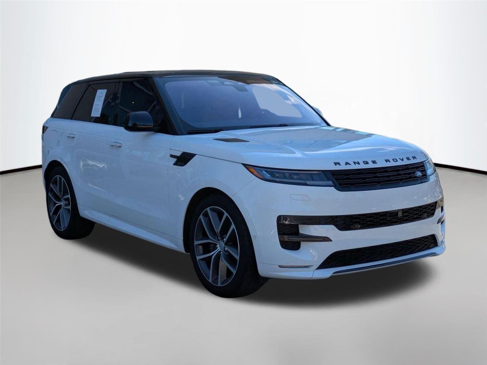 Used 2023 Fuji White Land Rover SE Dynamic image 3