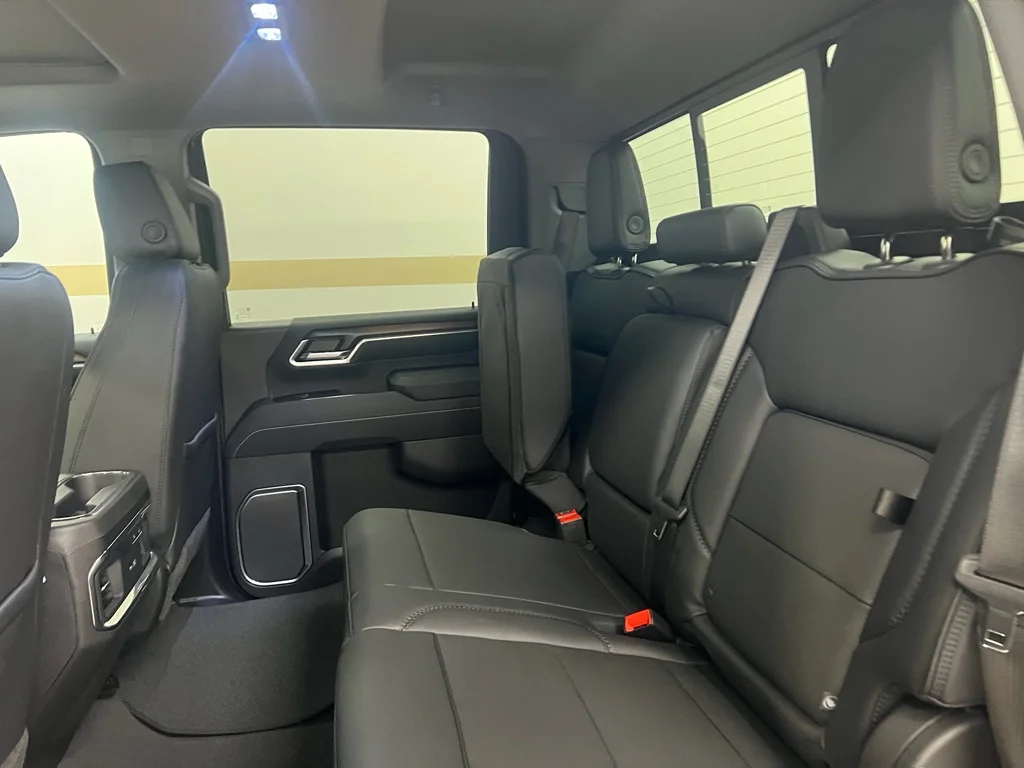2026 GMC Sierra 3500HD Denali - Photo 10