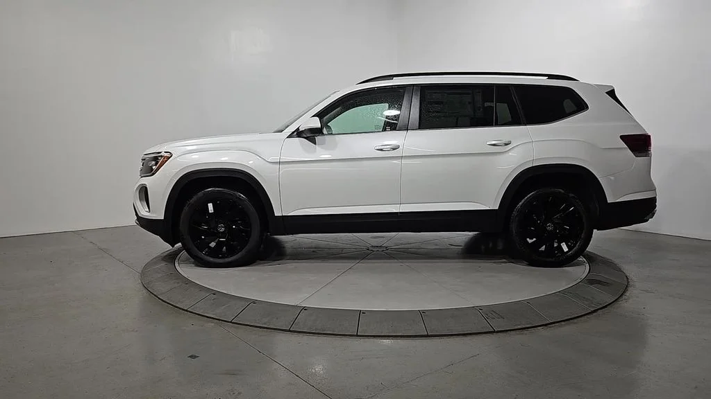 New 2026 White/off-white Volkswagen 2.0T SE w/Technology image 2