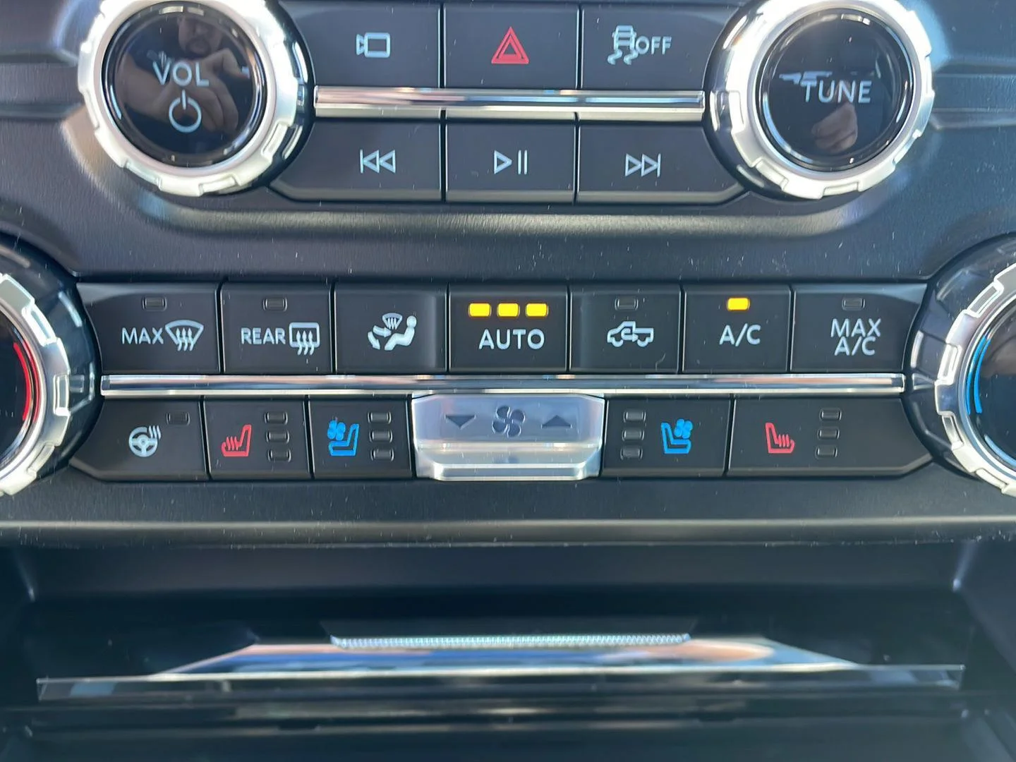 New 2026 Agate Black Metallic Ford LARIAT image 25
