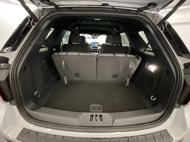 New 2027 Avalanche Gray Ford Active image 24