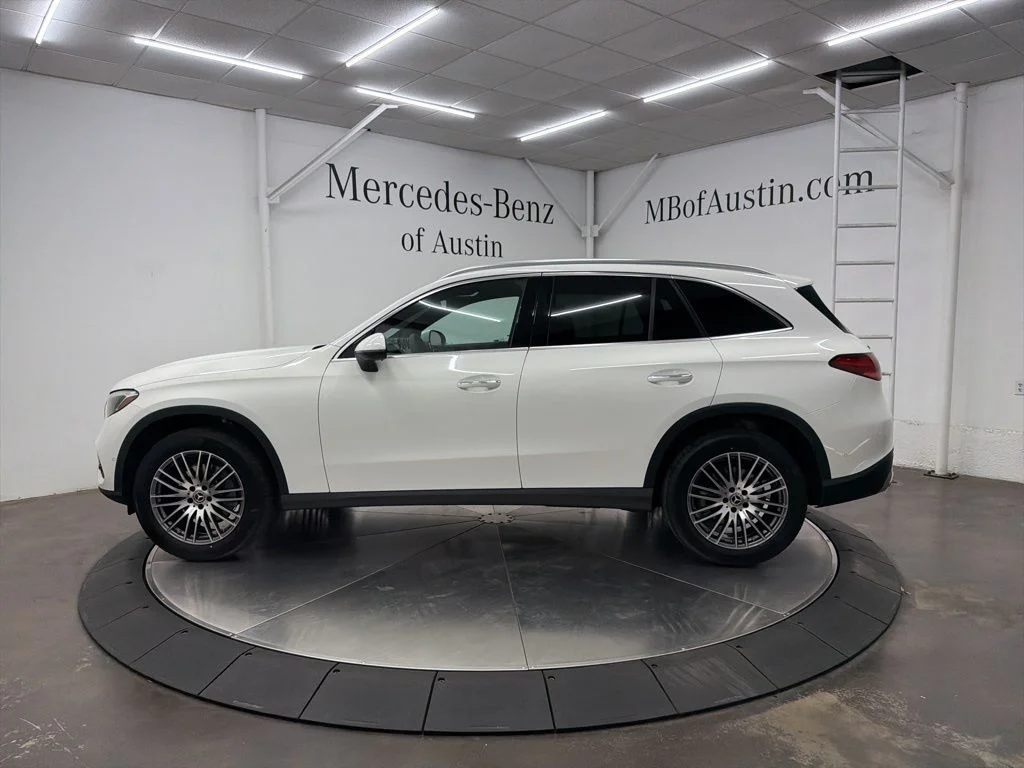 Used 2026 White Mercedes-Benz GLC 300 image 4