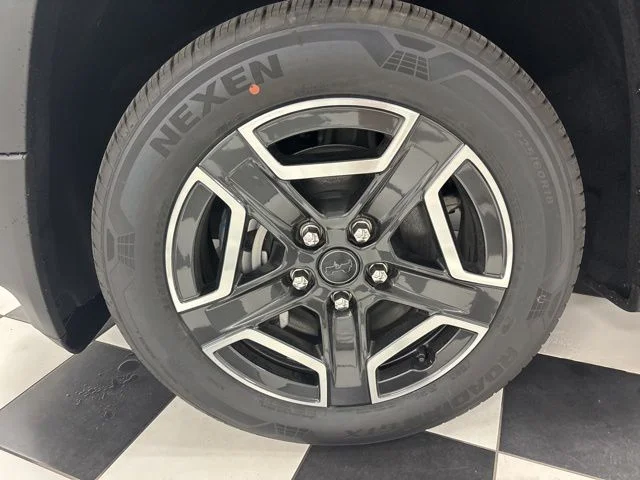 New 2026 Sting-Gray Clear-Coat Exterior Paint Jeep Laredo image 5
