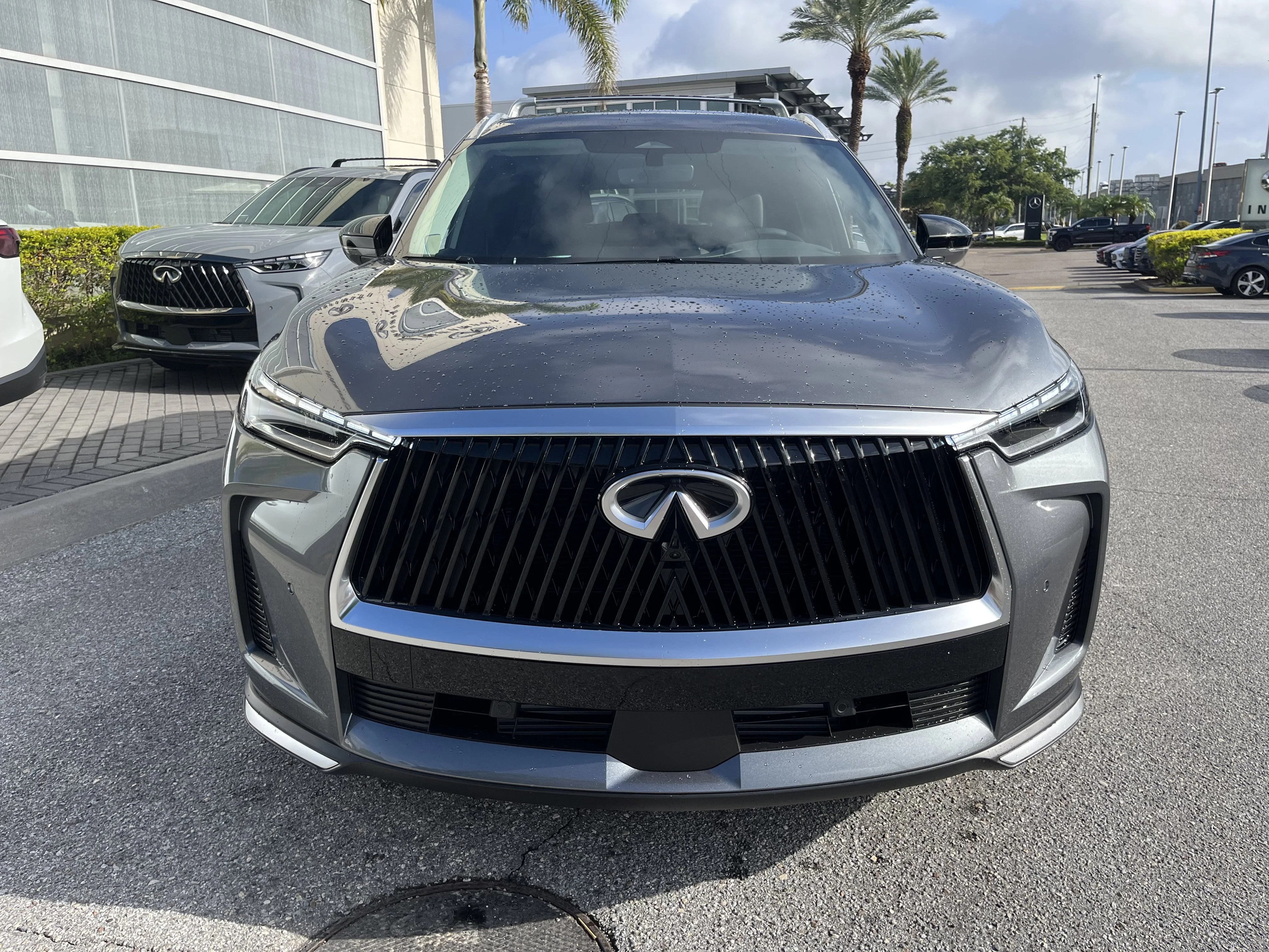New 2027 Graphite Shadow INFINITI LUXE image 9