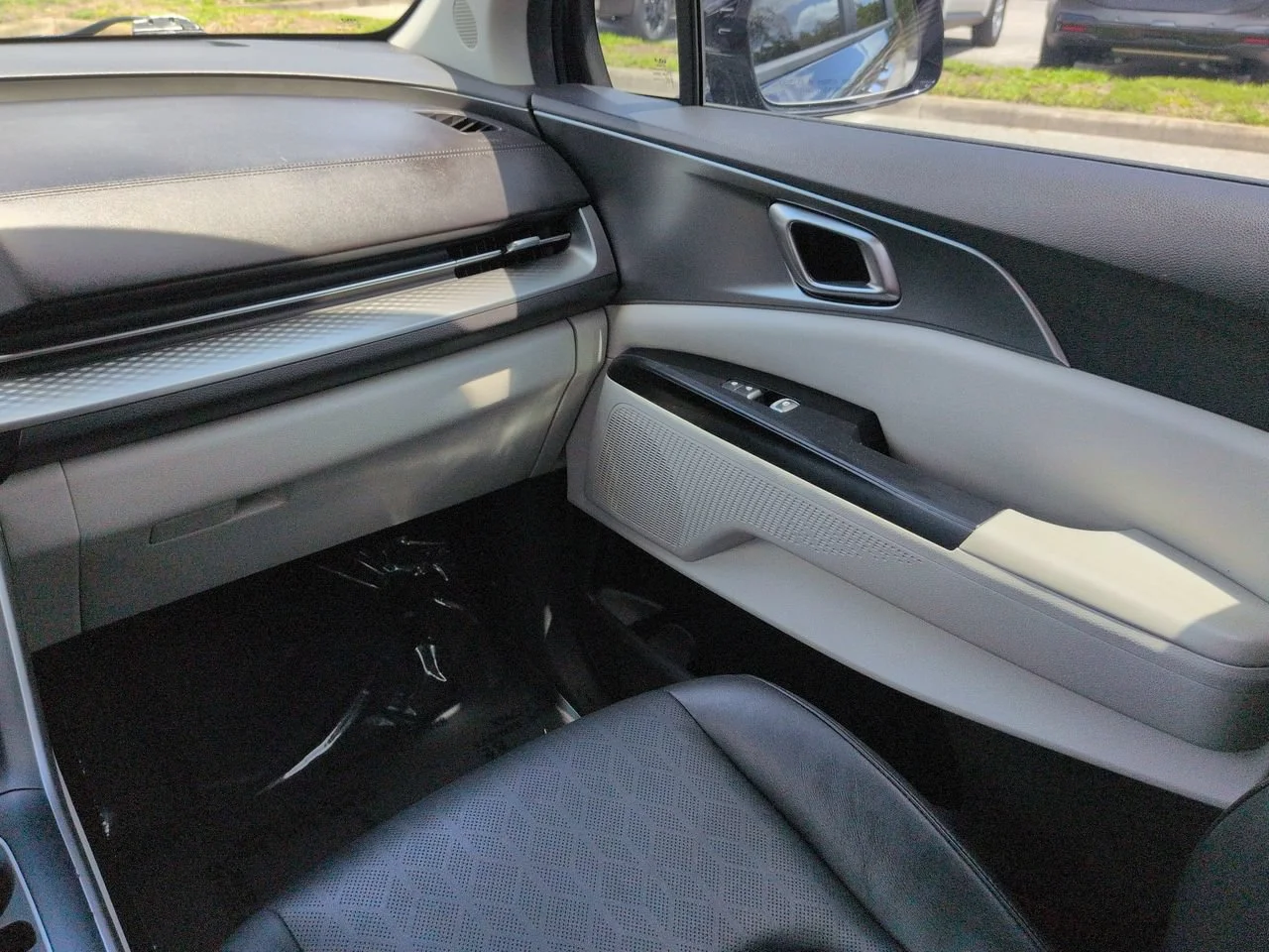 2024 Kia Carnival LX Seat Pkg - Photo 20