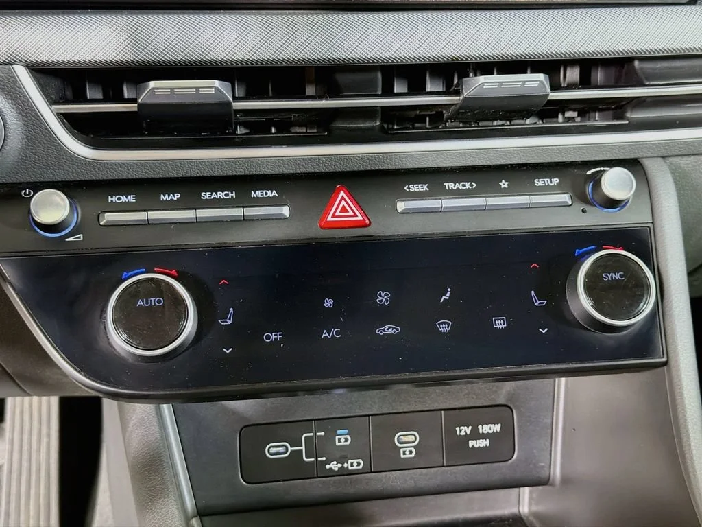 Used 2024 Black Hyundai SEL image 16