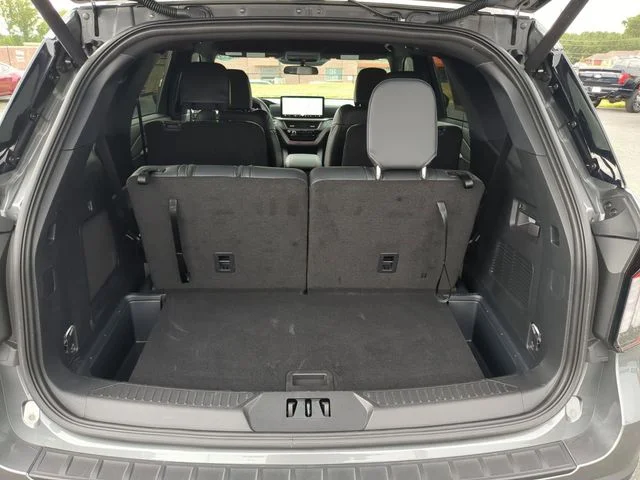 Used 2025 Gray Ford ST-Line image 32