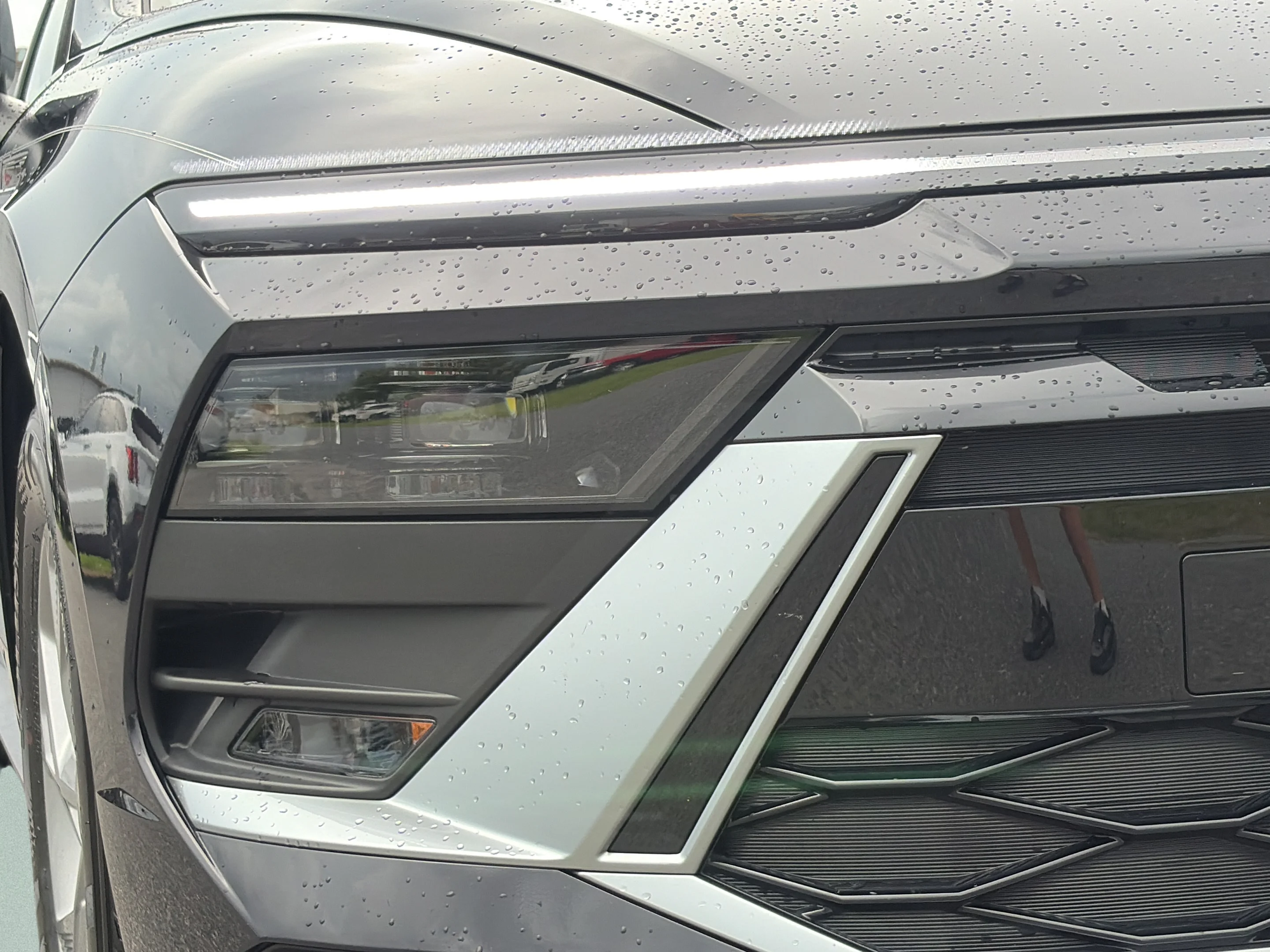 Used 2025 Carbon Blue Hyundai SE image 28