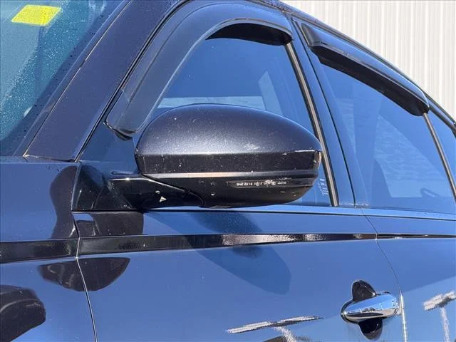 Used 2019 Storm Blue Metallic Nissan 2.5 SV image 3