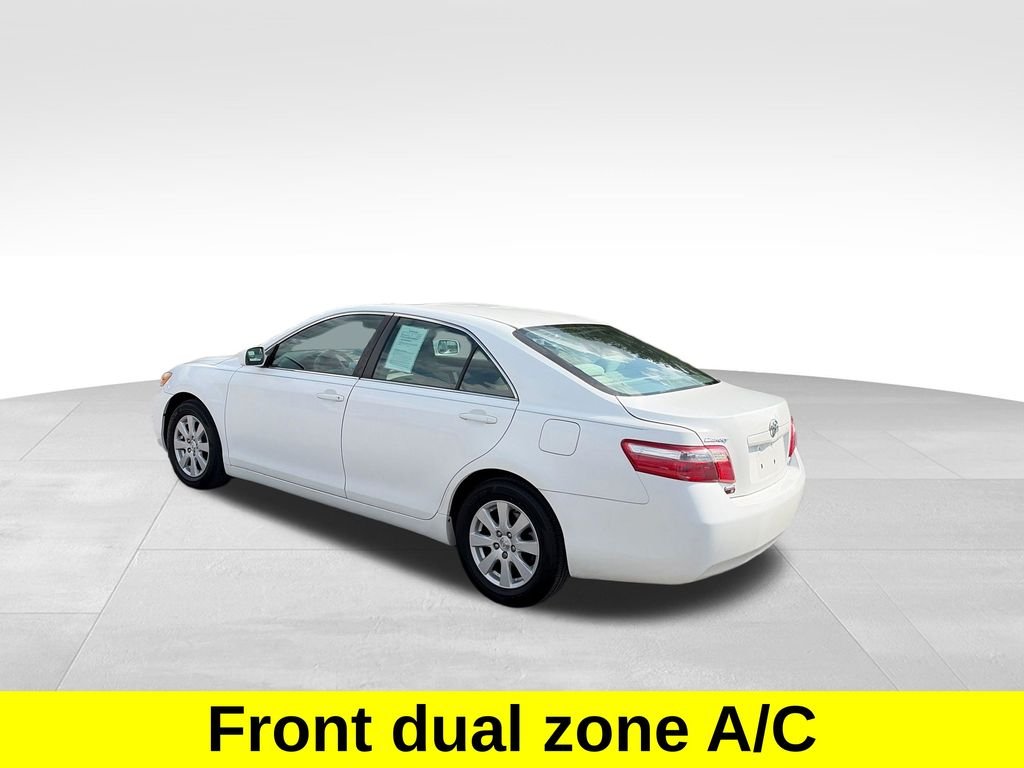 Used 2009 Super White Toyota XLE image 3