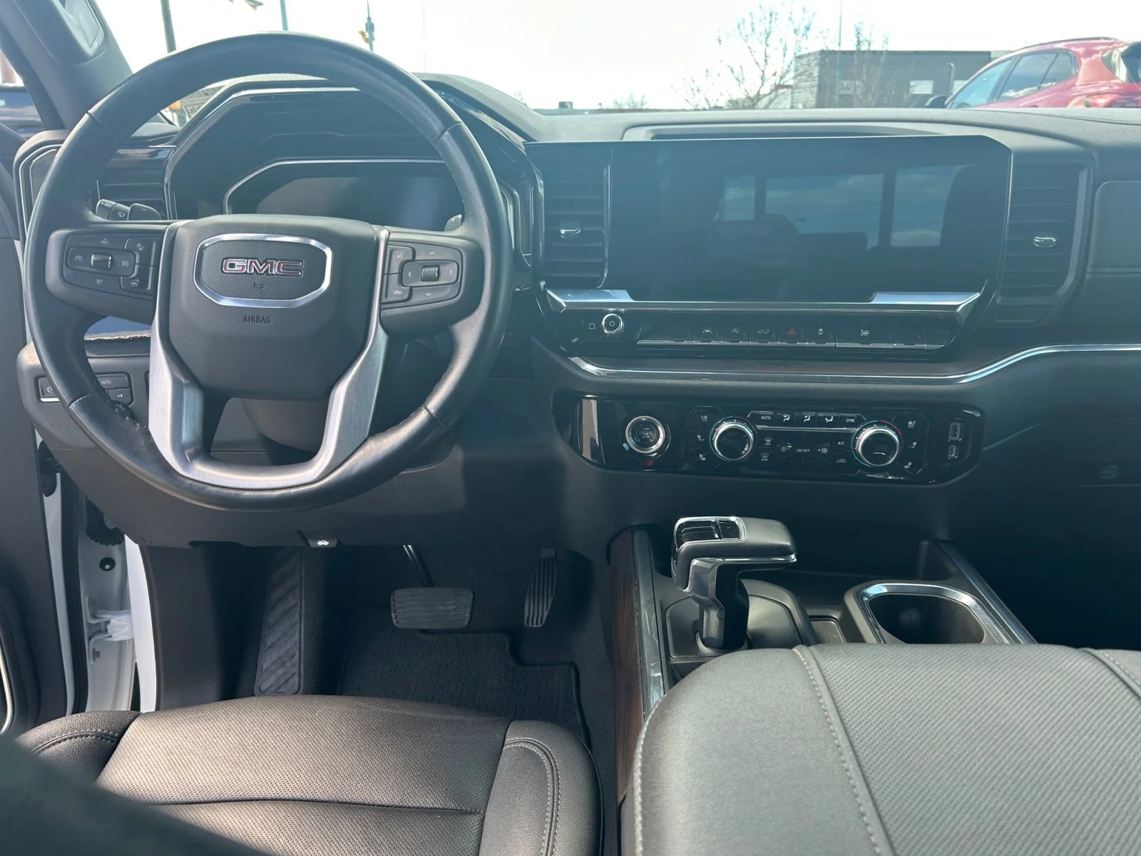 Used 2023 Summit White GMC SLT Crew Cab image 20