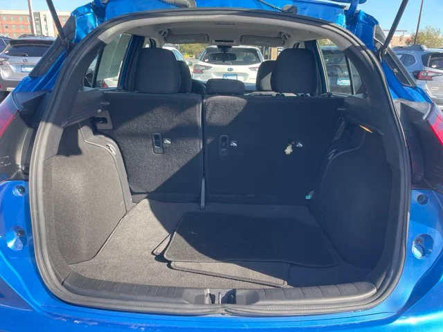 Used 2023 Blue Nissan SR image 5