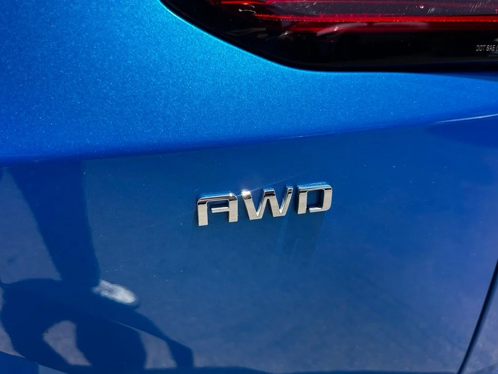Used 2024 Blue Chevrolet LT image 9