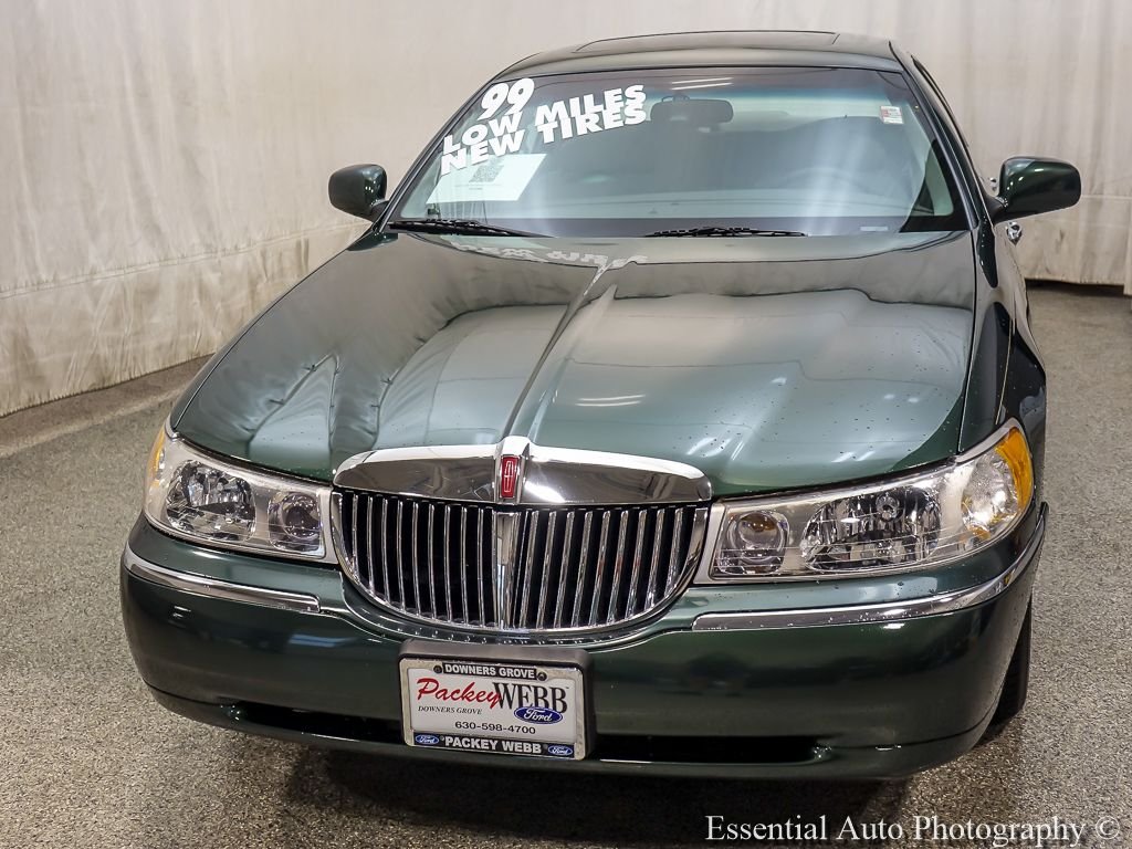 Used 1999  Lincoln Signature image 5