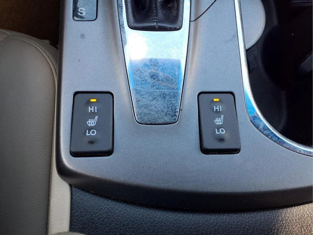 Used 2013 Amber Brownstone Acura FWD 4dr Tech Pkg image 18