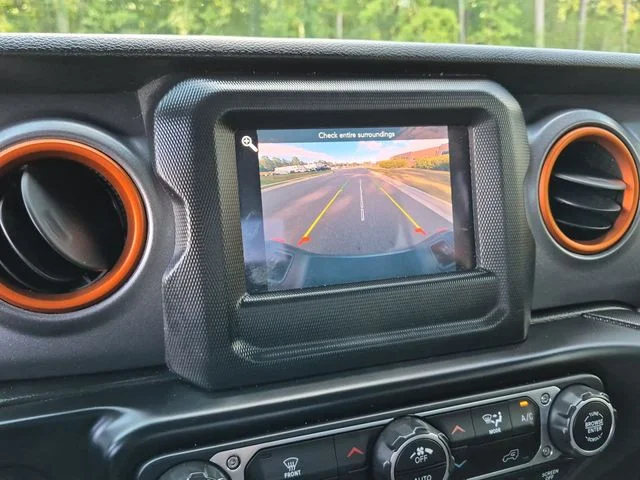 Used 2021 Black Jeep Mojave image 37