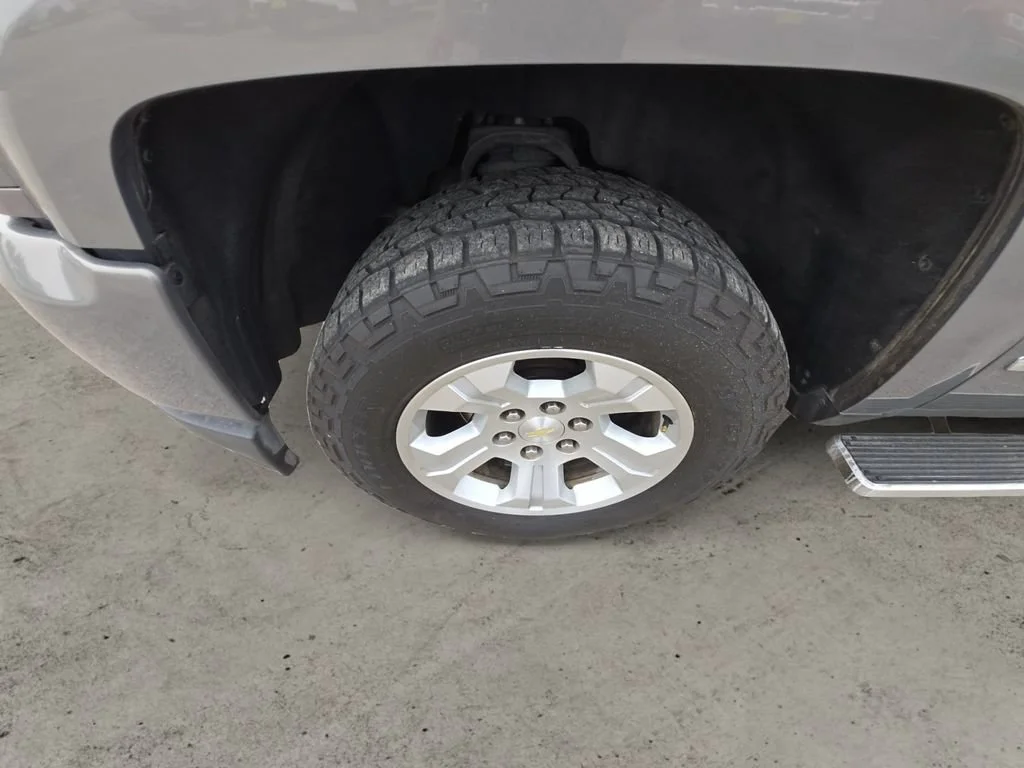 Used 2017 PEPPERDUST METALLIC Chevrolet LTZ image 9