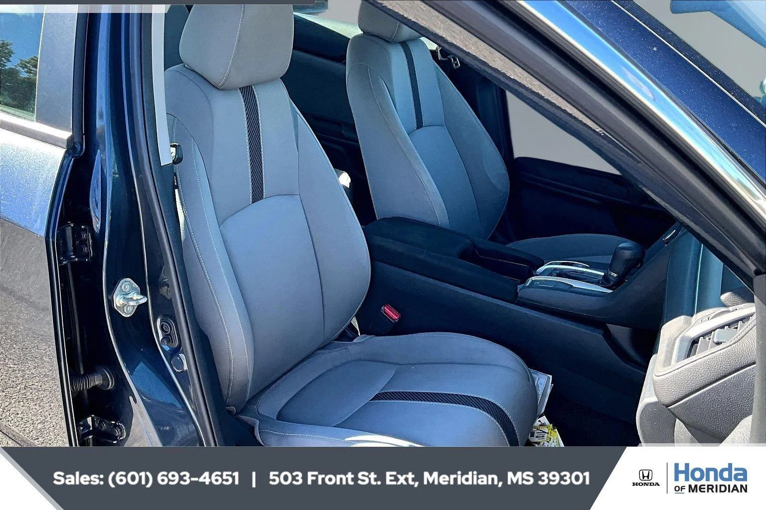 Used 2017  Honda LX image 6