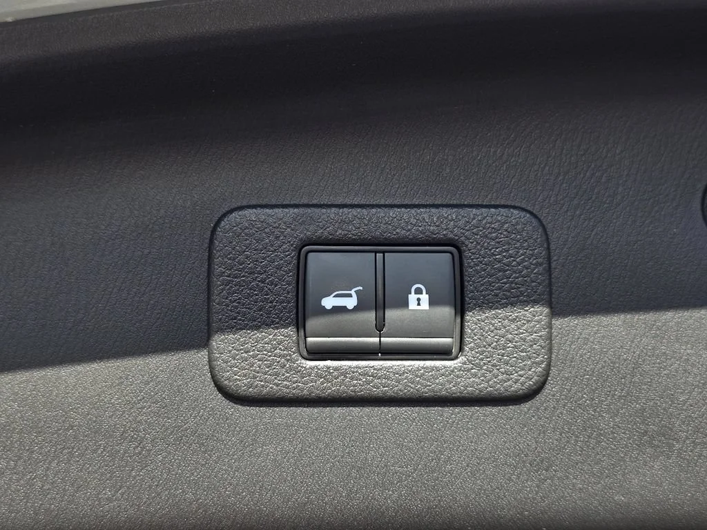Used 2024 Silver Nissan SL image 13