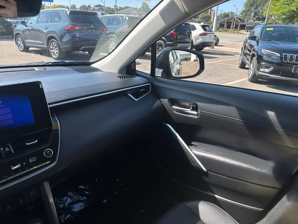 Used 2025 Black Toyota XLE image 29