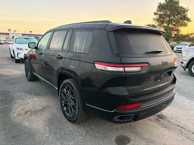 Used 2025 Black Jeep Summit image 7