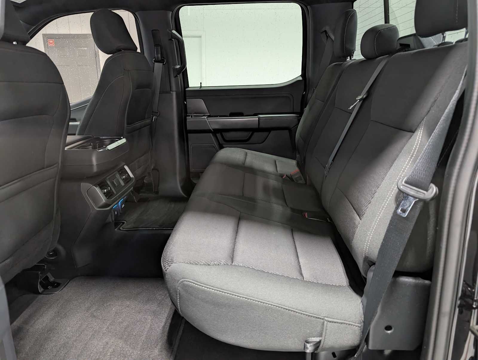 Used 2024 Agate Black Metallic Ford XLT image 23