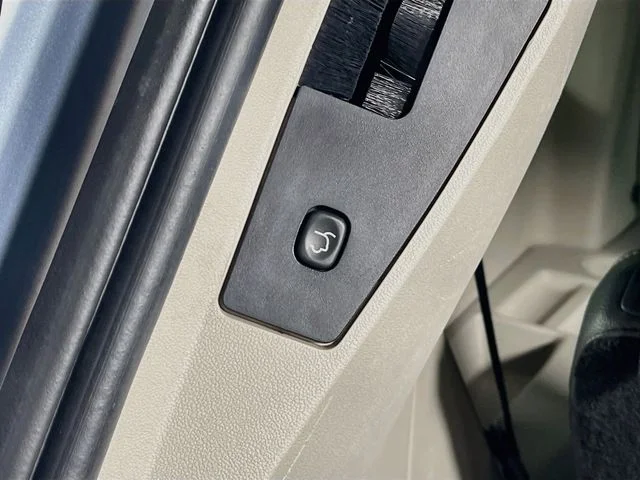 2013 Chrysler Town & Country Touring - Photo 25
