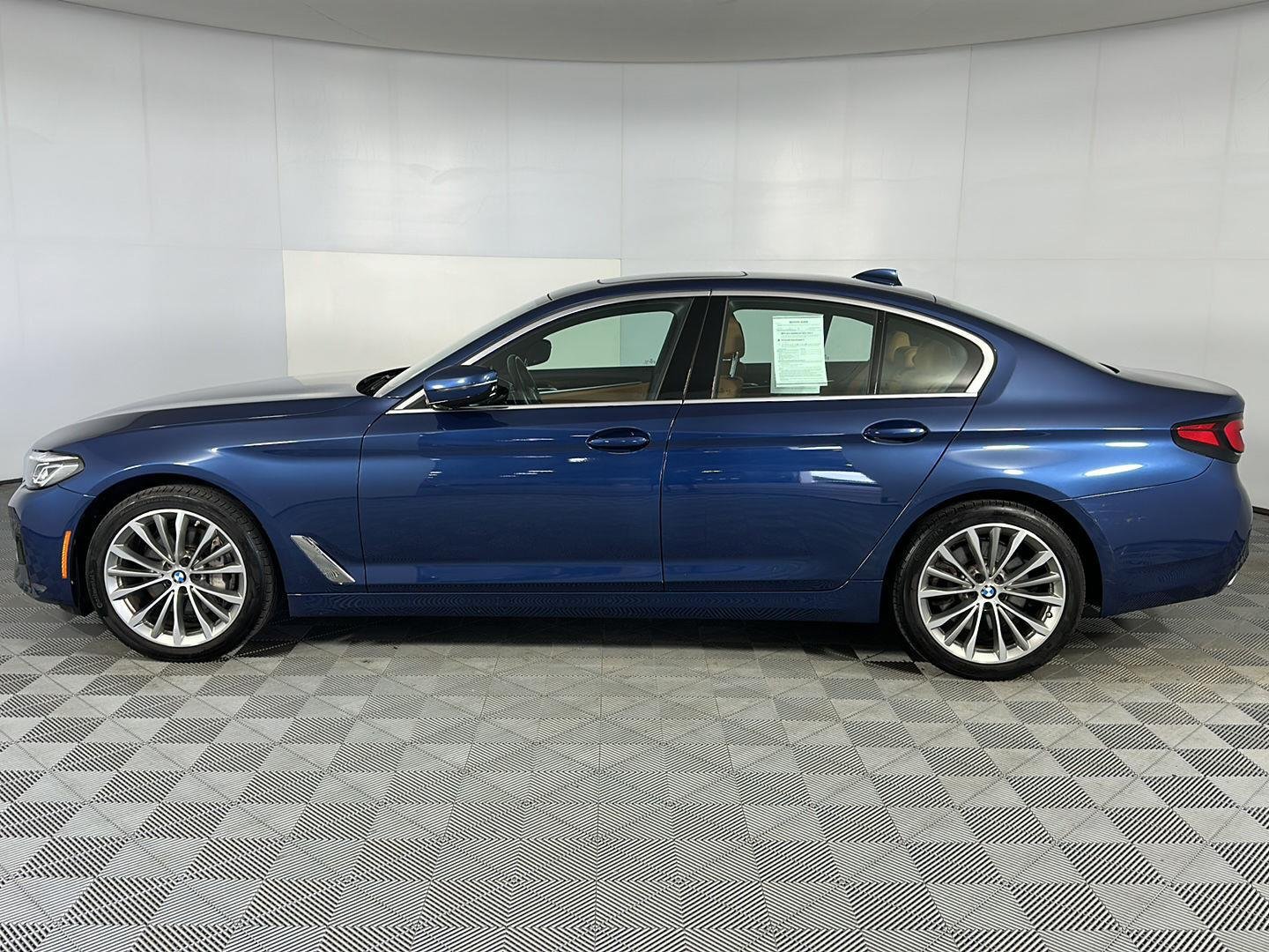 Used 2022 Phytonic Blue Metallic BMW 540i xDrive image 7