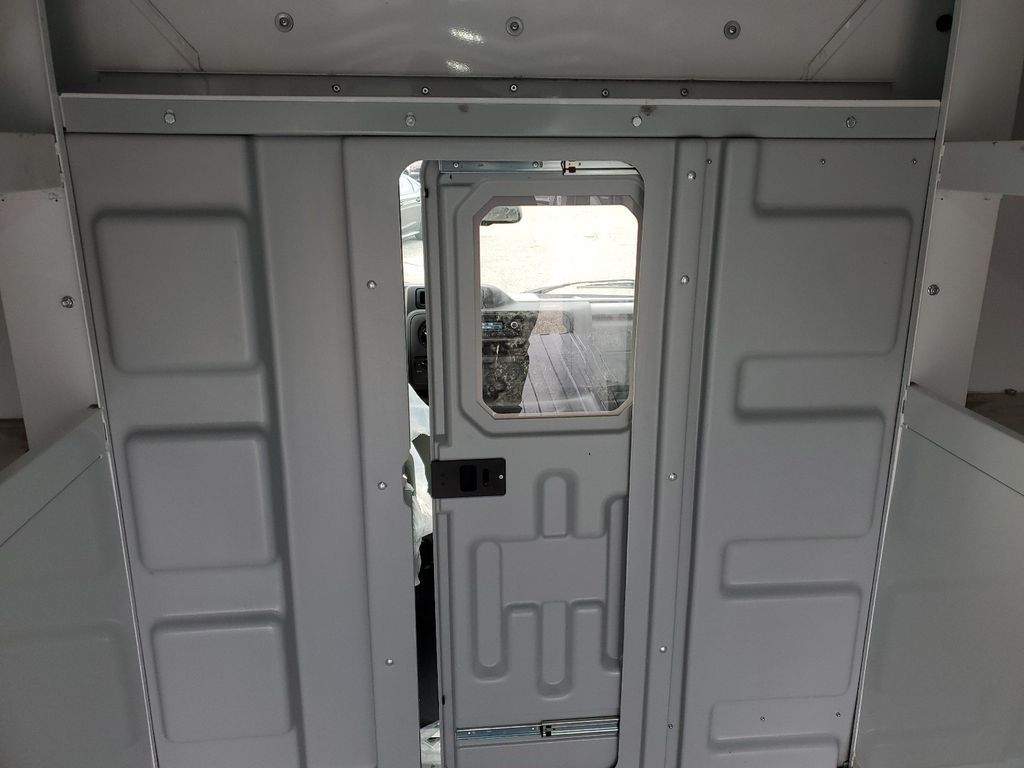 2025 Ford E-Series Cutaway Base - Photo 12