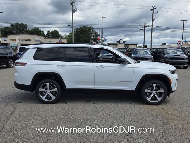 New 2026 Bright White Clear-Coat Exterior Paint Jeep Limited image 16