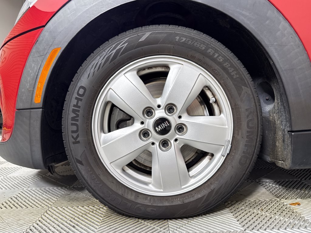 Used 2016  MINI Base image 18