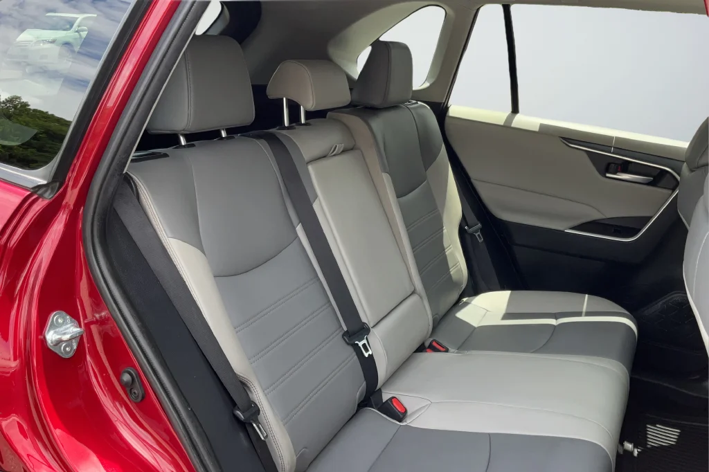 2025 Toyota RAV4 XLE Premium - Photo 20