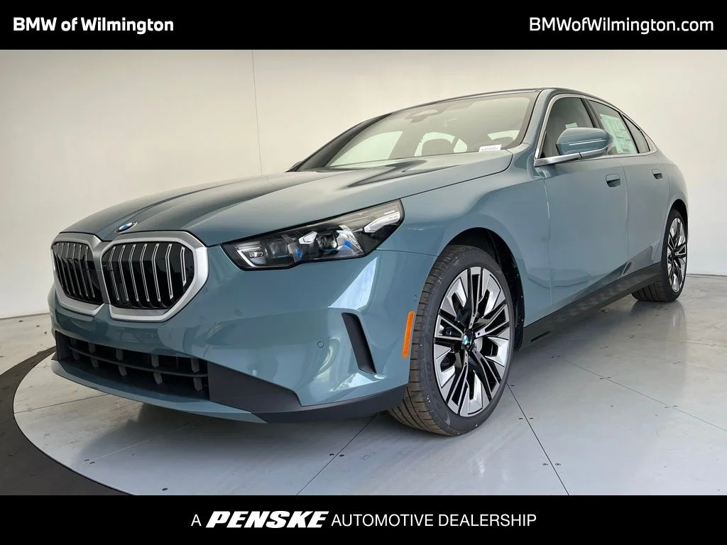 Used 2026 Cape York Green Metallic BMW 530i image 1