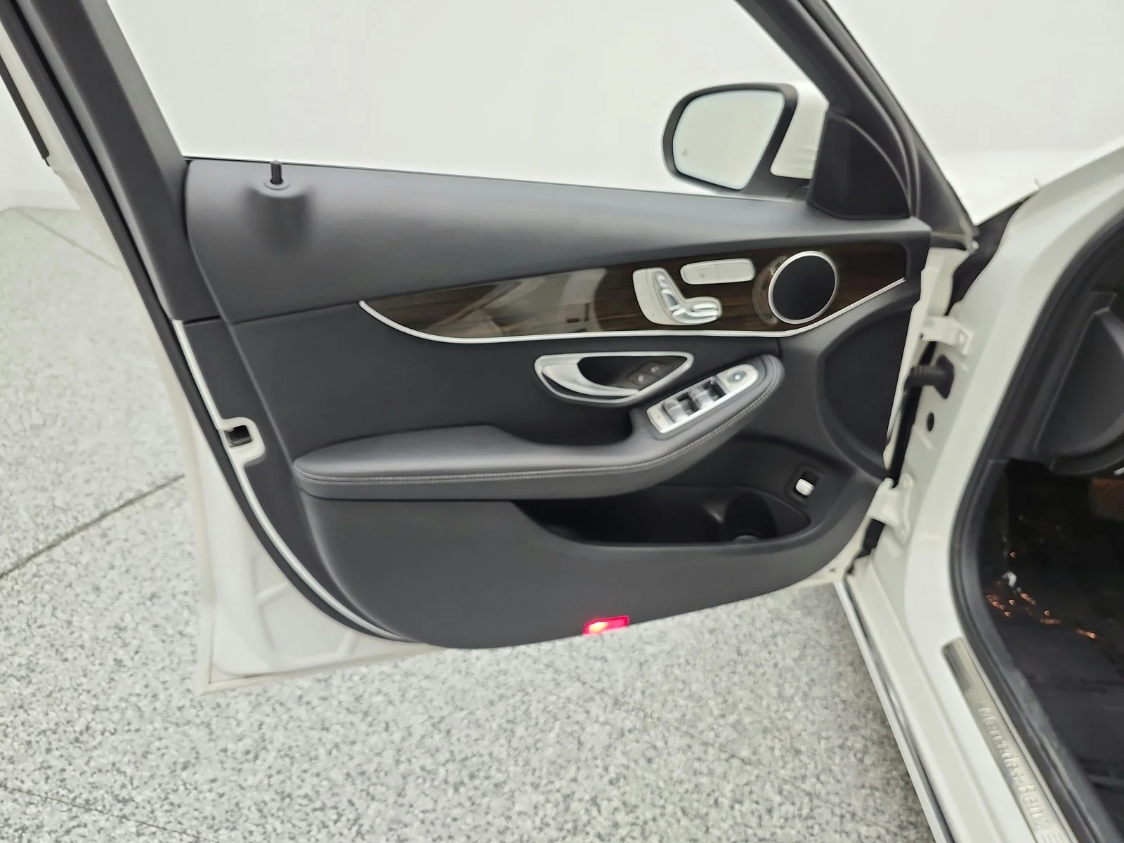 Used 2020 Polar White Mercedes-Benz C 300 Sedan image 15