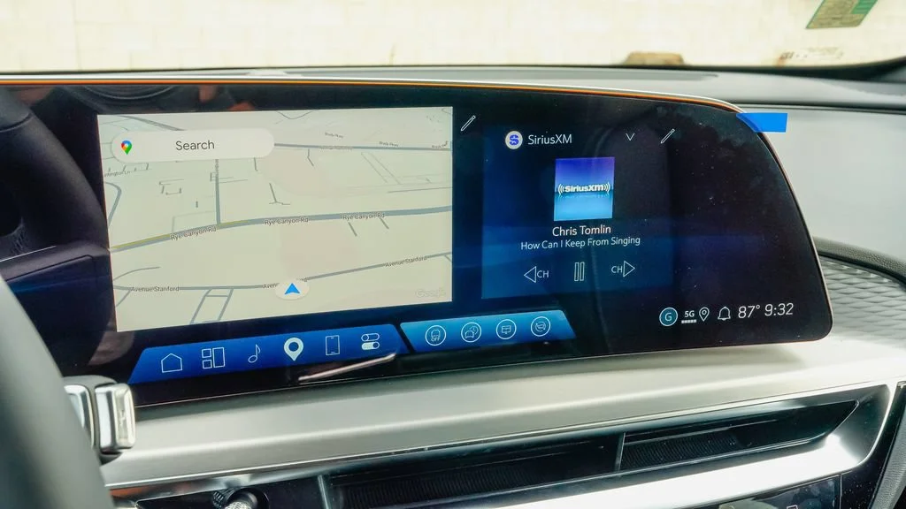 2027 Cadillac LYRIQ Premium Sport - Photo 14
