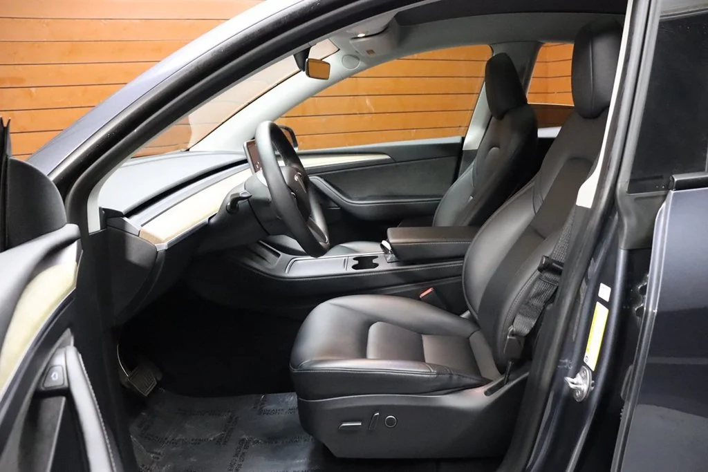 Used 2023 Solid Black Tesla Long Range image 29