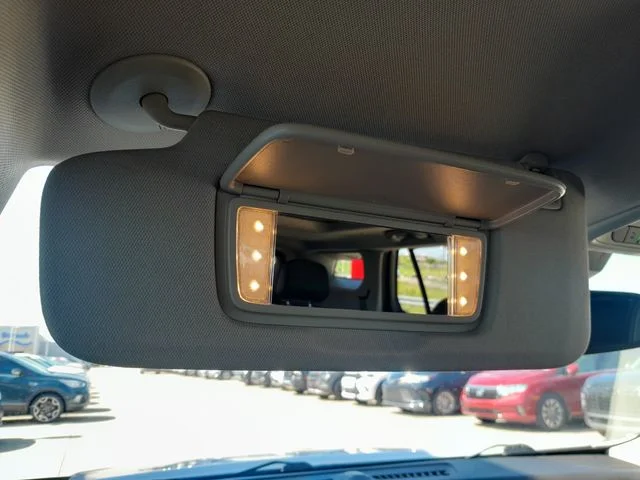 Used 2023 White GMC Denali image 30