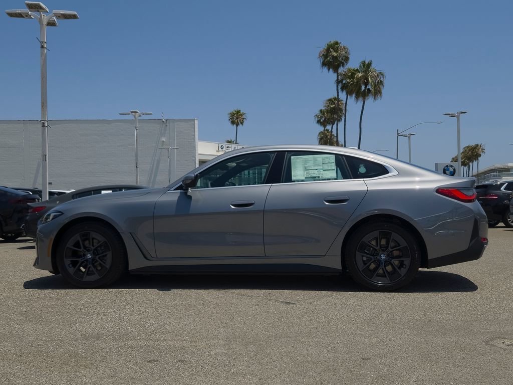 New 2026 Skyscraper Grey Metallic BMW eDrive40 image 18