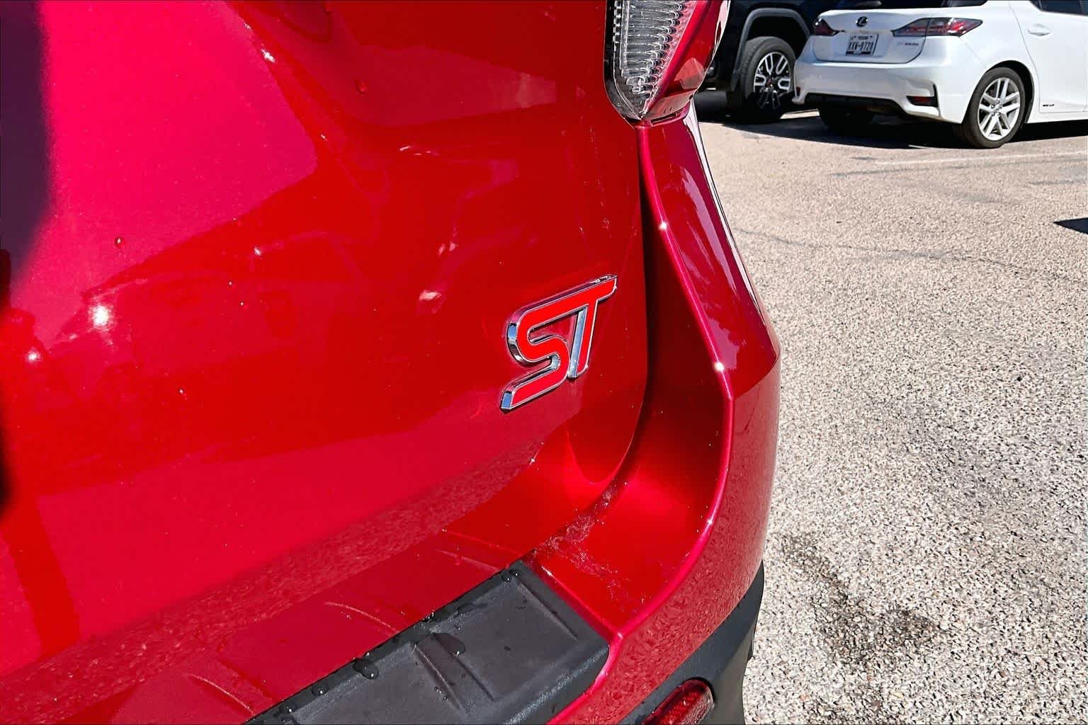 Used 2022 Rapid Red Metallic Tinted Clearcoat Ford ST image 10