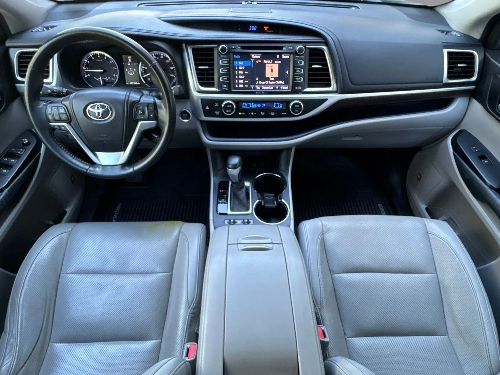 Used 2015 Blizzard Pearl Toyota Limited image 3