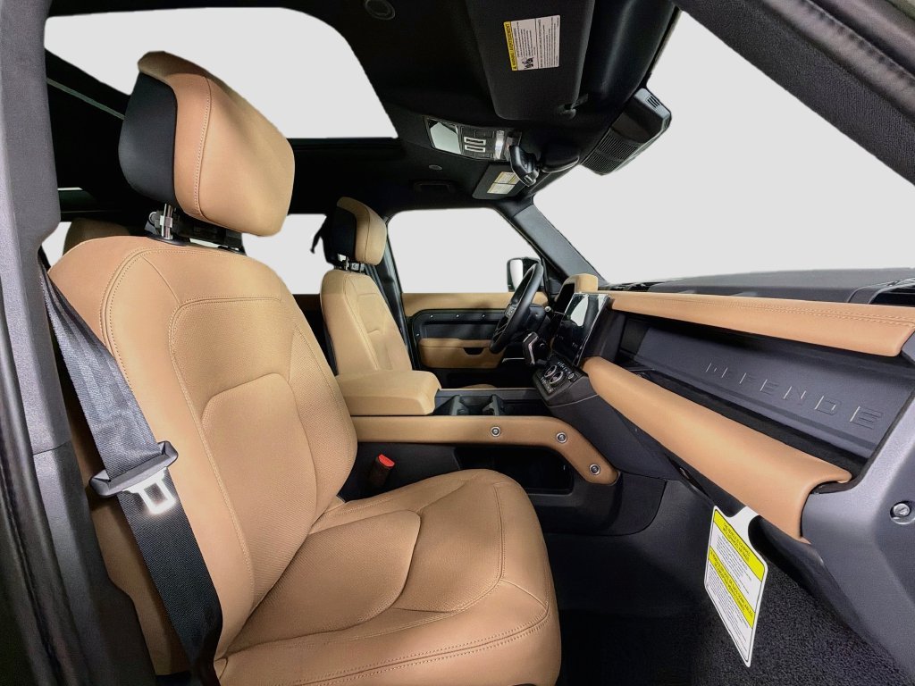 New 2026 Woolstone Green Land Rover X-Dynamic SE image 30