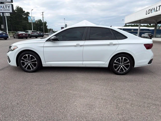 Used 2024 White Volkswagen 1.5T Sport image 2